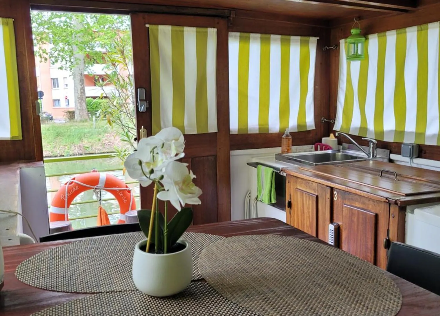 Peniche Amboise Maison D'Hotes Flottante Toulouse Centre 0*,  فرنسا